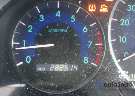 2010 Toyota Sienna Le z USA, uszkodzony, nr VIN 5TDKK4CC5AS338931